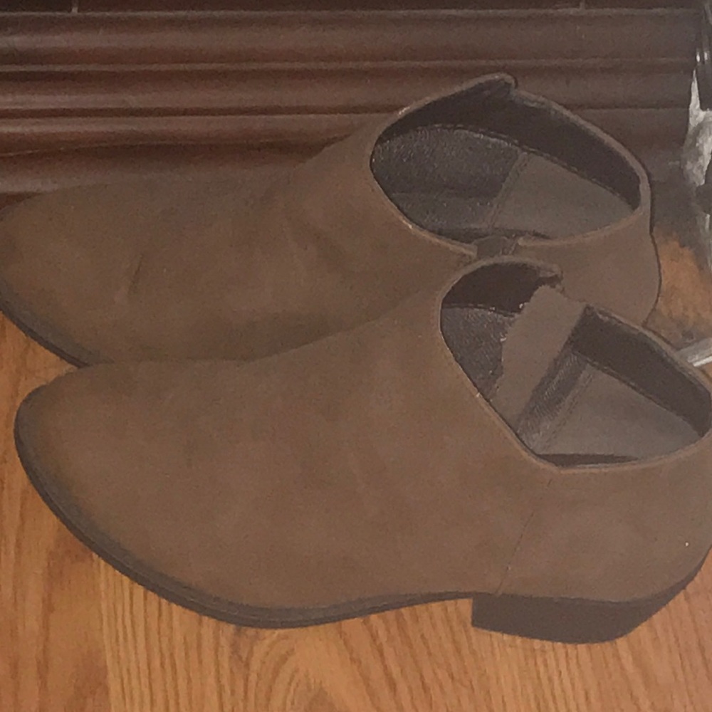Boots - Picture 2 of 2